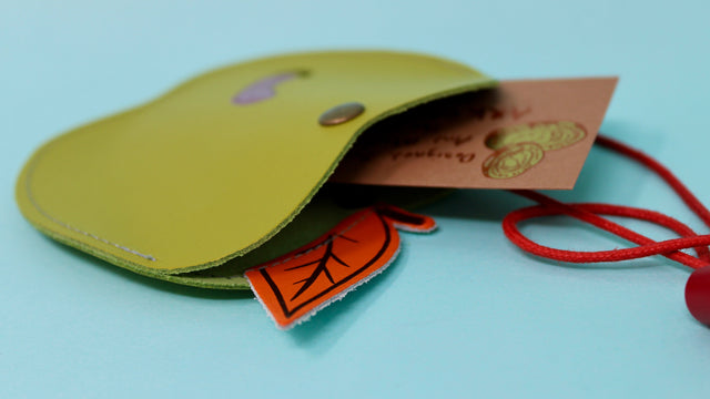 Apple Pocket Purse